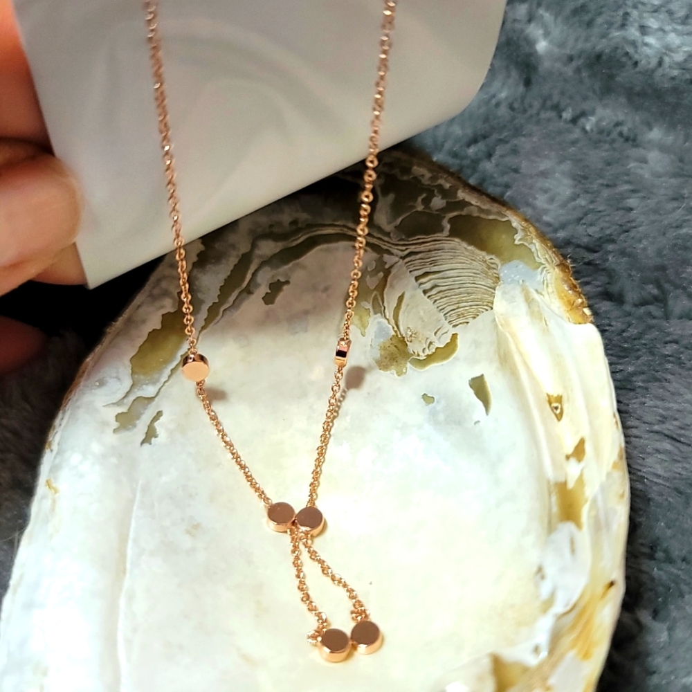 La Meno Earrings Rose Gold New